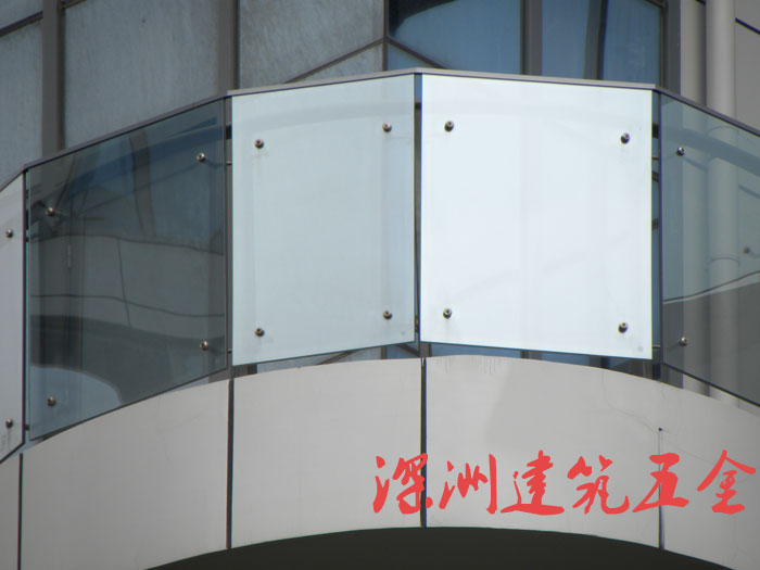 陽(yáng)臺(tái)不銹鋼工程立柱安裝效果圖