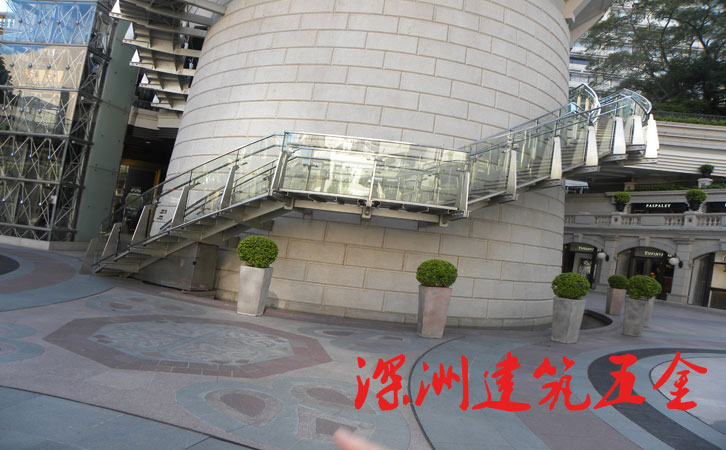 香港海港城觀光護(hù)欄不銹鋼工程立柱安裝效果圖