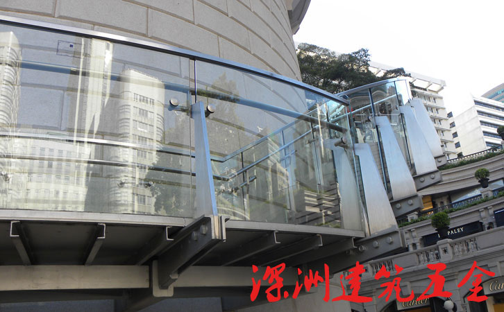 香港海港城右側(cè)不銹鋼工程立柱