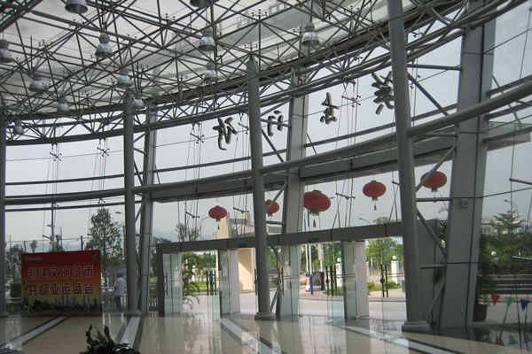 點式幕墻配件在南沙醫(yī)院的安裝效果圖